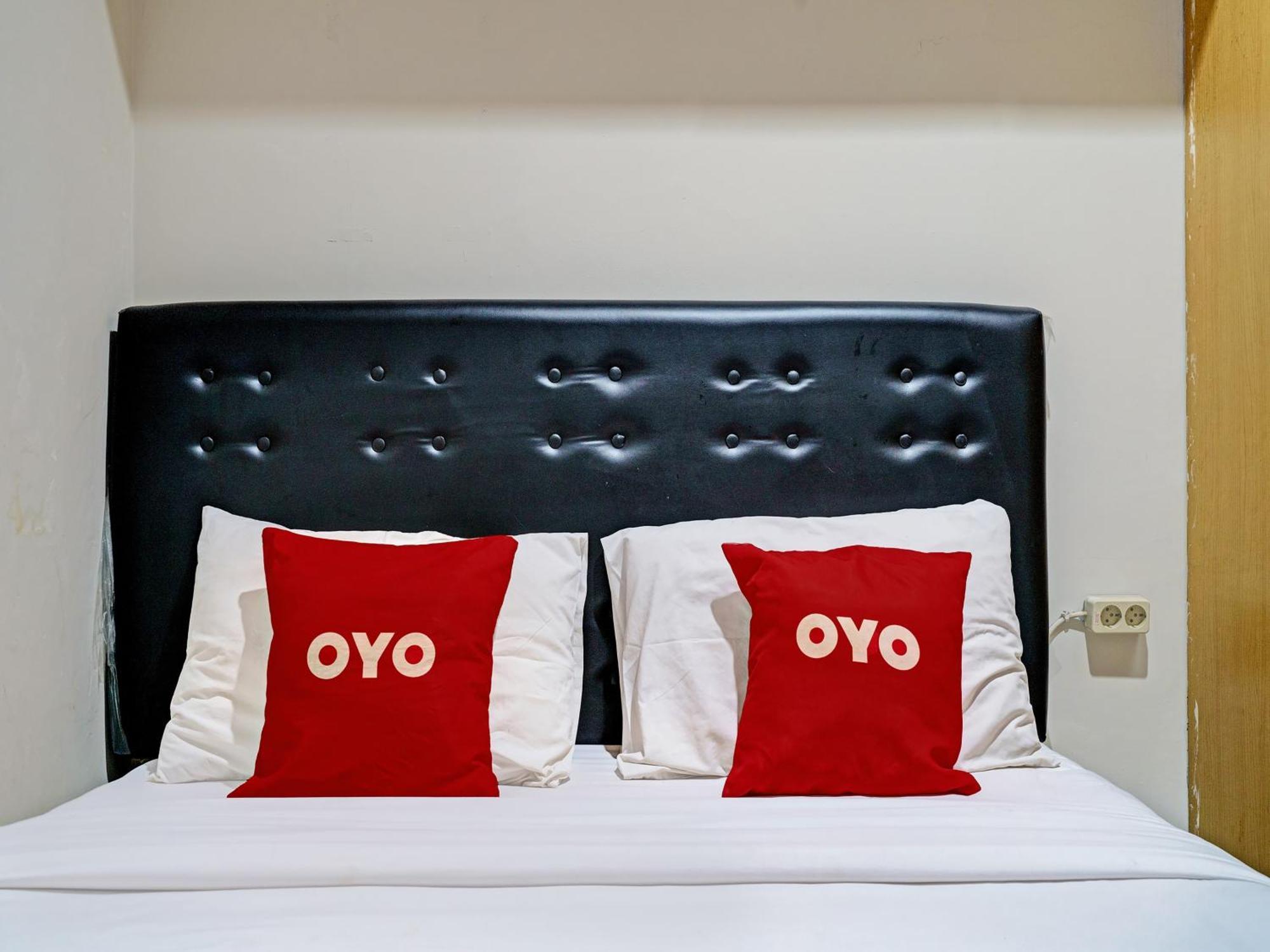 Oyo 92772 Losmen Diah Syariah Langsa Exterior photo